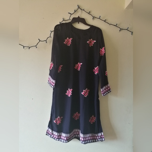 1-piece Kameez - Picture 1 of 6